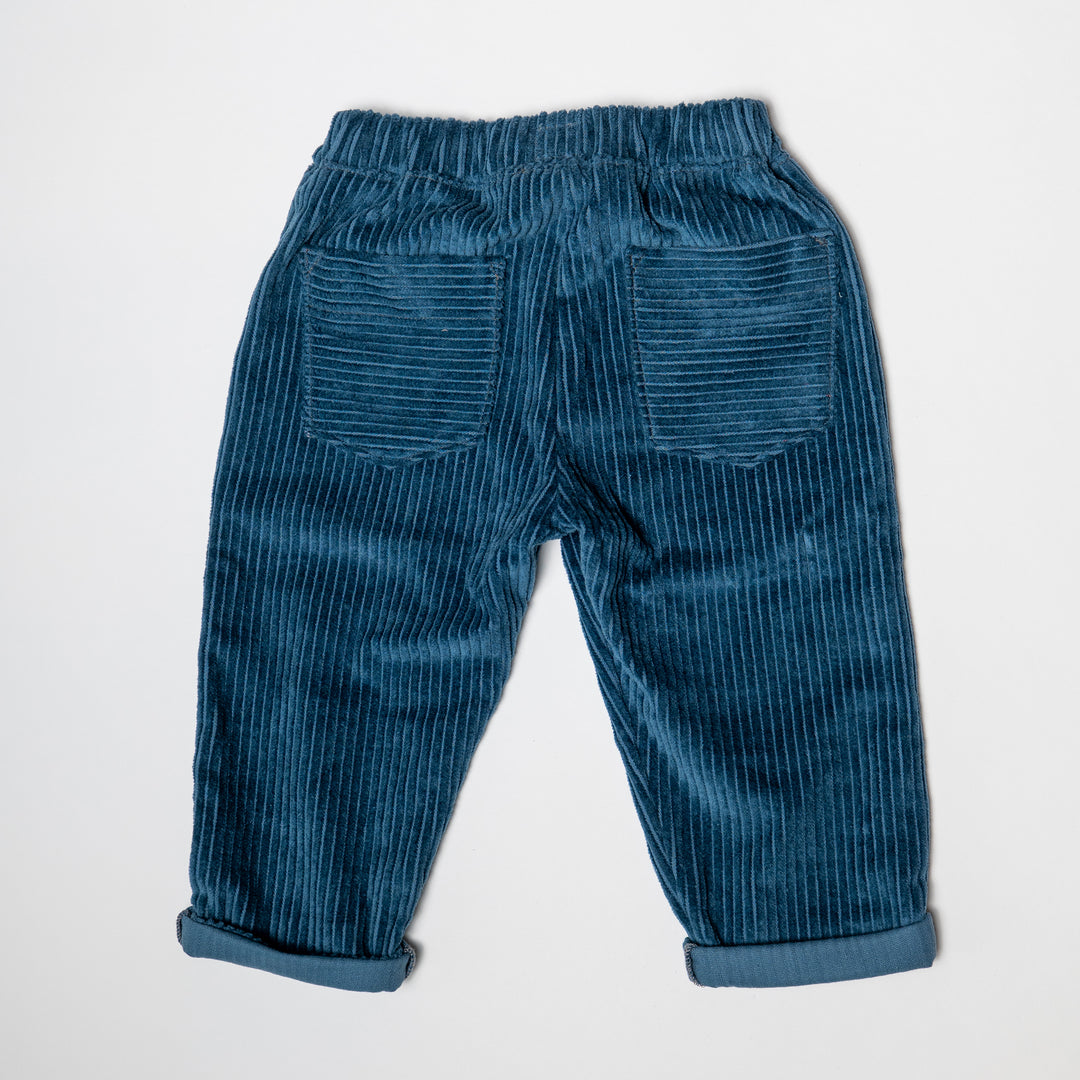 Cordhose für Babys und Kinder, bequeme Kindermode, petrol und beere, für aktive Kinder, hergestellt in Österreich, Kinderbekleidungslabel, mit Taschen