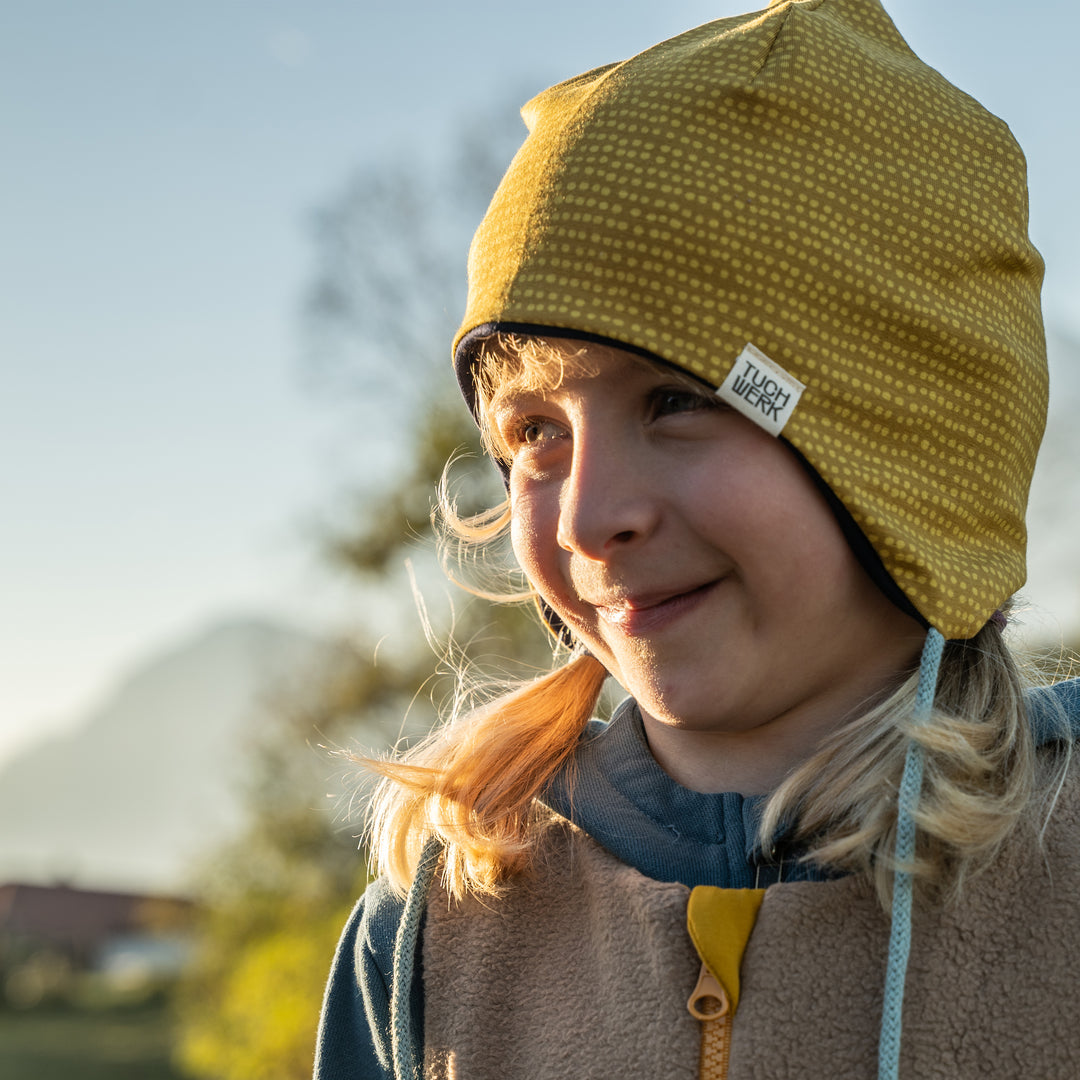 Weiche Kinderweste aus Sherpa mit French-Terry-Futter – ideal für Herbst und Übergangszeit. Kuschelig, bequem und perfekt für den Zwiebellook – für Mädchen und Jungen gleichermaßen.